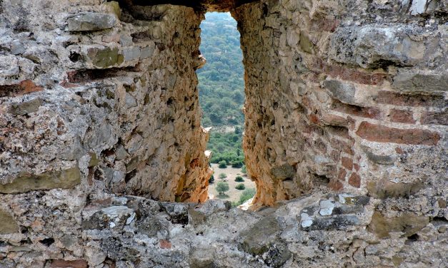 El castillo de Aznalmara: vigía de la Sierra de Cádiz.